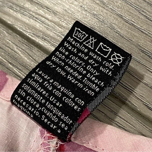 Marilyn Monroe Pink Scrub Top Women’s Medium Medical/Dental Short Sleeve Shirt - Picture 4 of 10